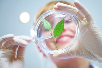 美肤宝 携手科技，共创美容研发新篇章